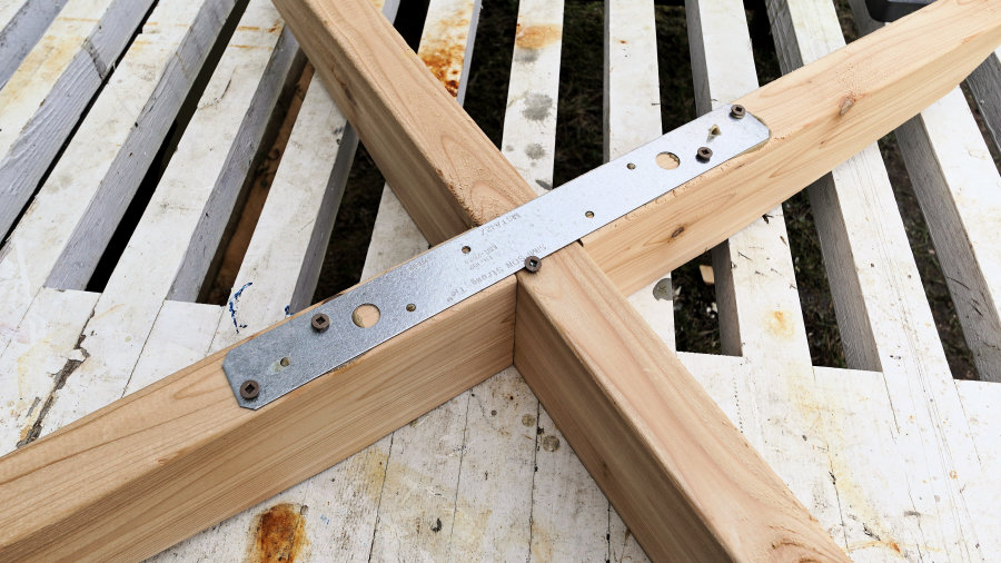 How To Make a Wooden Patio Table IBUILDIT.CA